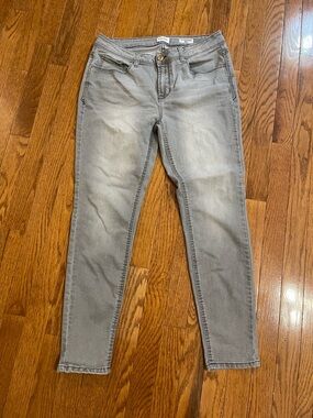 Kensie Light Grey Skinny Jeans 10/30